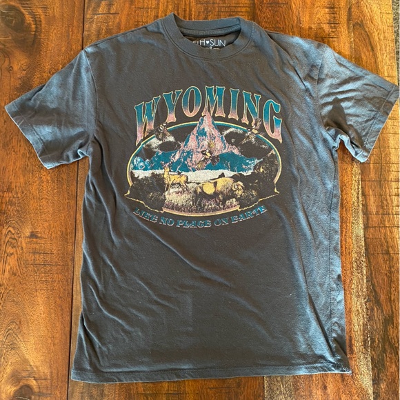 Fifth Sun Tops - Wyoming Tshirt - XS